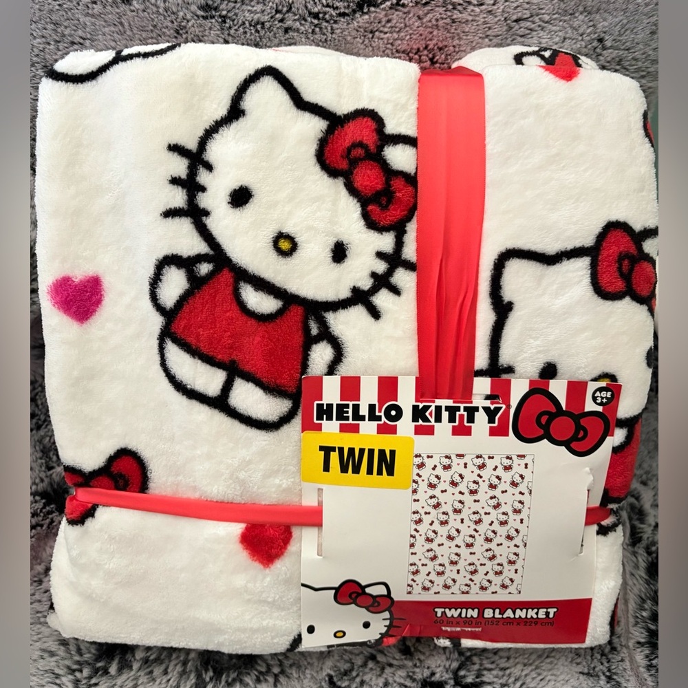 Hello Kitty Bow Heart Blanket Throw Red Bows and Pink Hearts 60 x 90 inches New